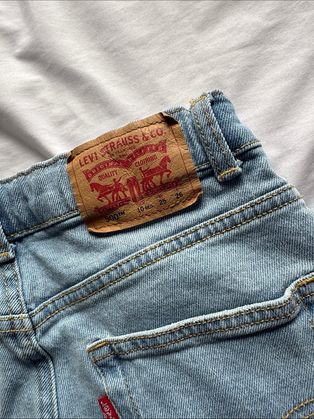 Boy’s Levi’s 555 - Picture 4 of 5